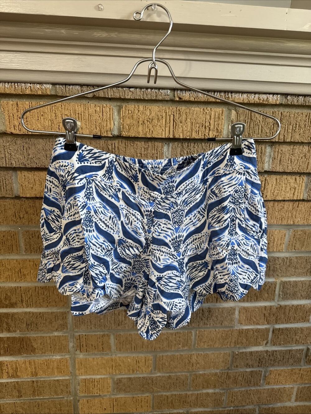 Lilly Pulitzer Shorts Womens Sz S Dahlia Blue Scalloped Pockets Floral Smocked